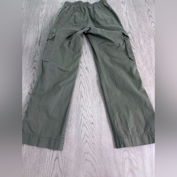 Abercrombie & Fitch Low Rise Loose Cargo Pant In Muted Basil. Size 24/00 - Picture 2 of 9